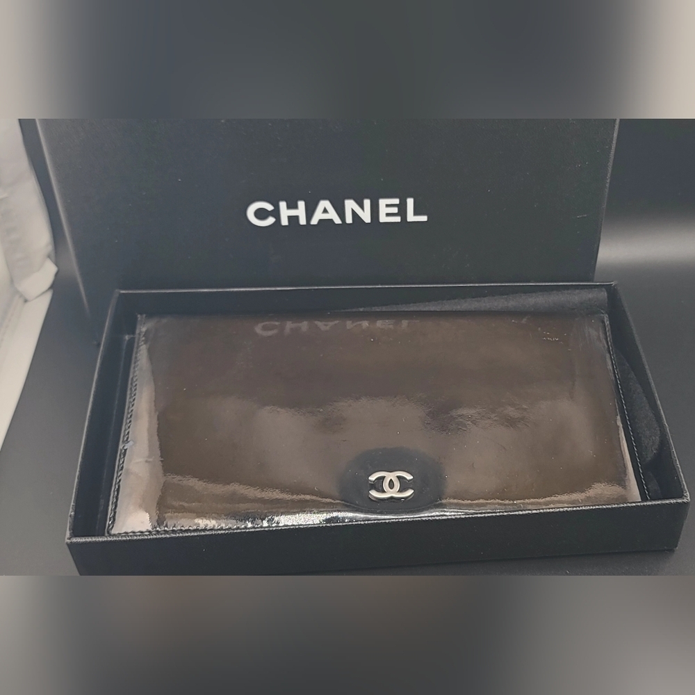 Vintage Chanel Patent Leather Wallet W/ Box, Bottega Veneta & Fendi, LV Glasses - Picture 13 of 16